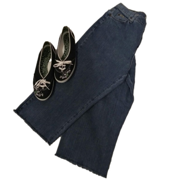 𝅺Lee Relax Blue Medium Wash Five Pocket High Raw Hem Straight Leg Capris Jean - Picture 1 of 8